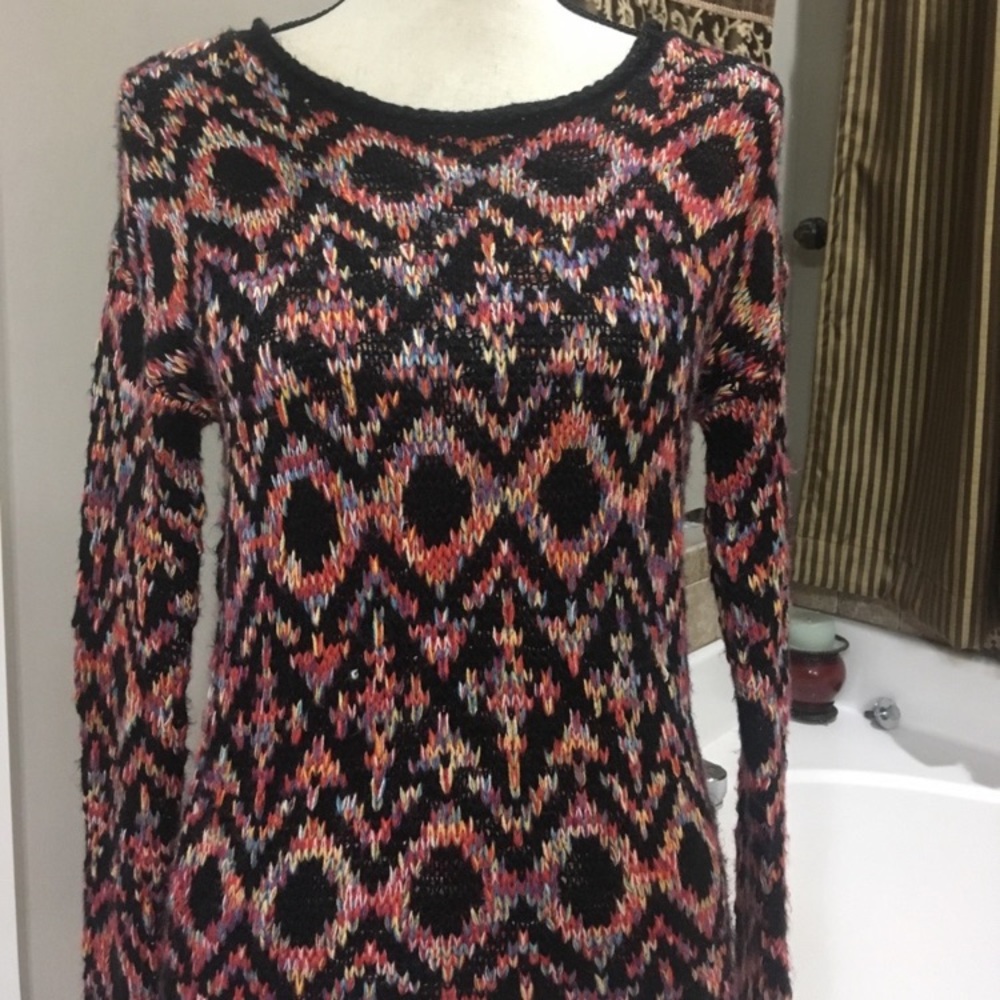 Jessica Simpson Sweater - Picture 7 of 8